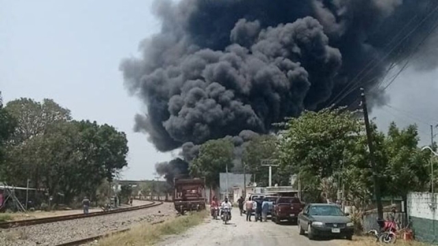 Explosión en bodega de Veracruz causa evacuación de pobladores