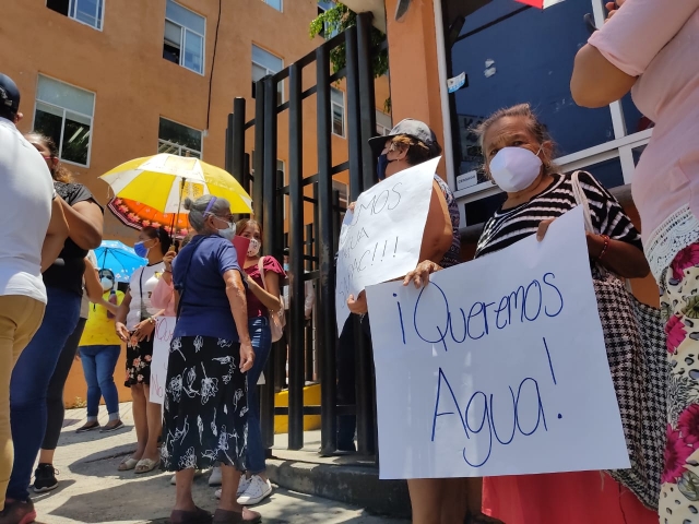 Protesta de vecinos de Ciudad Chapultepec y Revolución en la tesorería capitalina