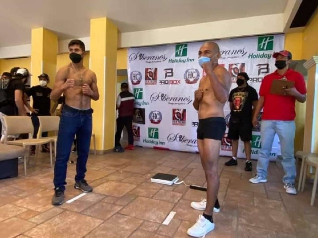 Ayer en el pesaje, el morelense Walter “Dinamitero” Hernández libró la báscula y registró 61.200 kilgramos, en peso ligero. El pugilista de Reyes Boxing va por su pelea número 15 como profesional.