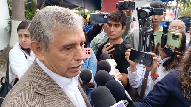 Exhorta alcalde a limpieza constante en tumbas