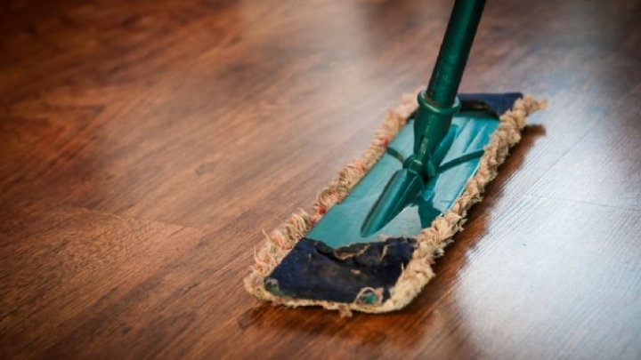 Evita que el piso de tu cocina quede cenizo después de limpiarlo con estos consejos