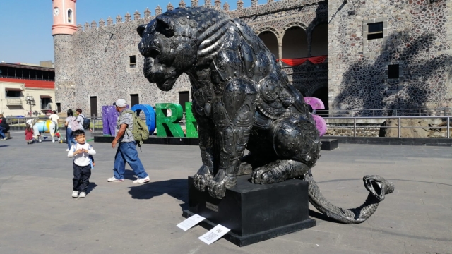 Colocan obras del escultor Gastón Gallardo en el centro de Cuernavaca