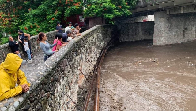 Las autoridades reiteraron el llamado a la ciudadanía a estar alerta ante cualquier indicación, en caso de que el nivel del río siga en aumento.