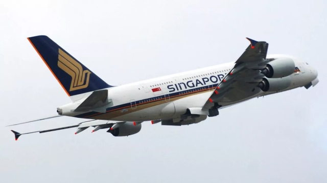 Un muerto y 30 heridos en vuelo a Singapur tras fuertes turbulencias