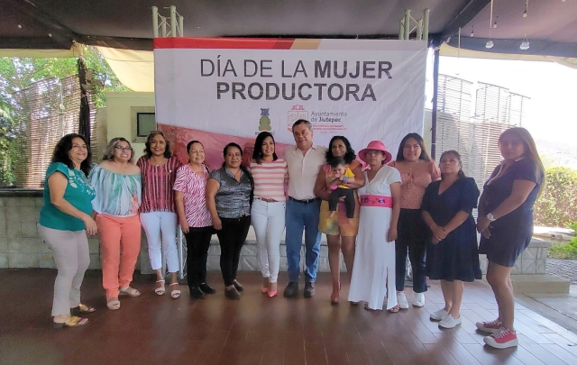 Reconoce alcalde de Jiutepec aportación de mujeres productoras a la economía del municipio