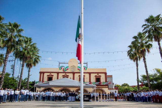 En la ciudad más dañada por el sismo de 2017, ayer se realizó una ceremonia que recordó a las víctimas y se hizo una reseña de lo acontecido.