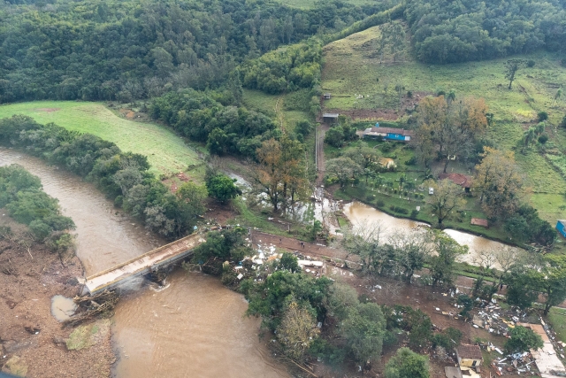 Ciclón deja al menos 11 muertos y 15 desaparecidos en Brasil