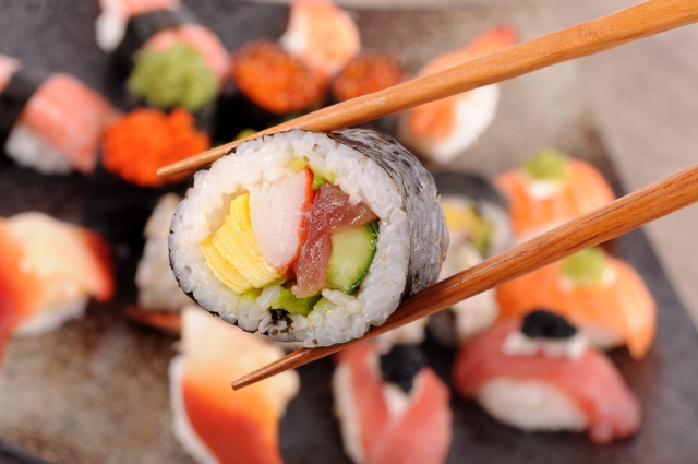 Tradición y creatividad japonesa: 18 de junio, día internacional del sushi