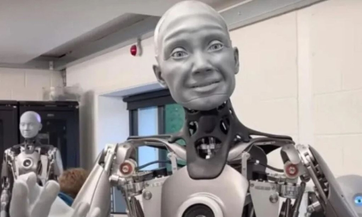 Los robots humanoides están entre nosotros, este robot gesticula como lo hacemos los humanos