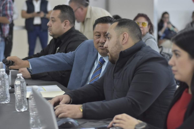 Uriel Carmona Gándara acudió ayer al Congreso. 