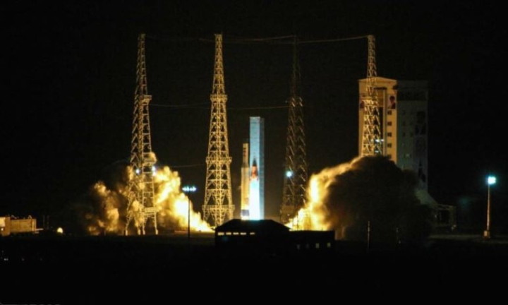 Irán lanza con éxito cohete espacial con aparatos de investigación