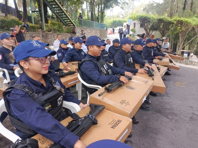 Entregan equipamiento a elementos de la Policía Municipal de Cuernavaca