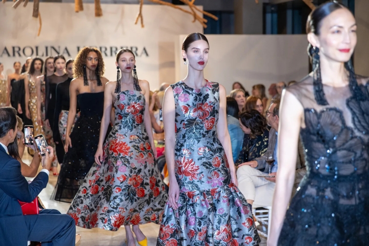 Carolina Herrera presentará su desfile &#039;Resort 2025&#039; en CDMX