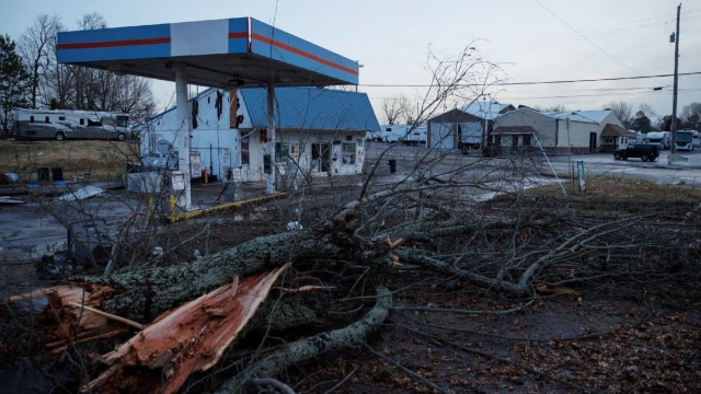 Tornado deja al menos 50 muertos en Kentucky.