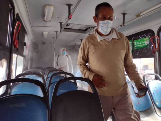 Refuerza SMyT jornada de desinfección de unidades del transporte público