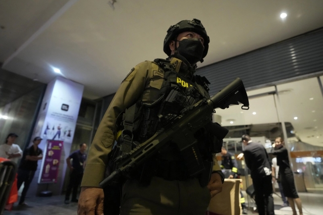 Tiroteo en centro comercial de Bangkok deja dos muertos