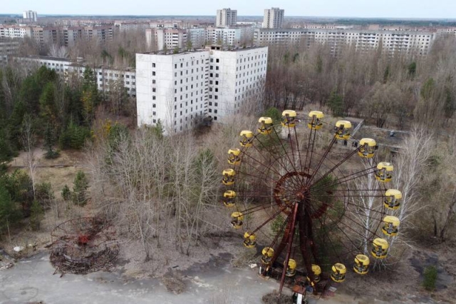 Tropas rusas abandonan planta nuclear de Chernóbil