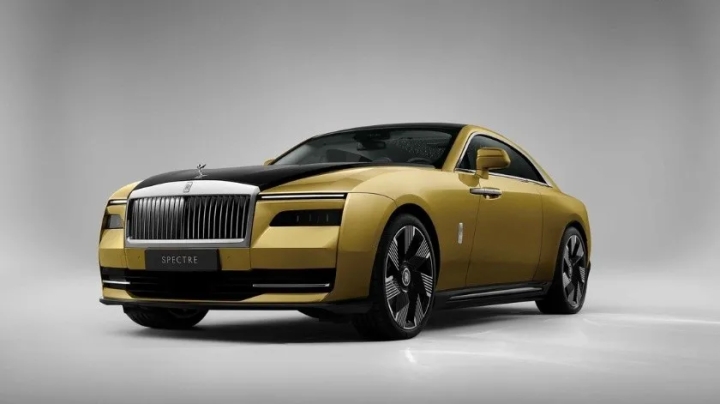 Rolls-Royce lanza su primer auto 100% eléctrico