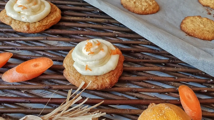 Galletas de pastel de zanahoria: Un festín de sabores deliciosos