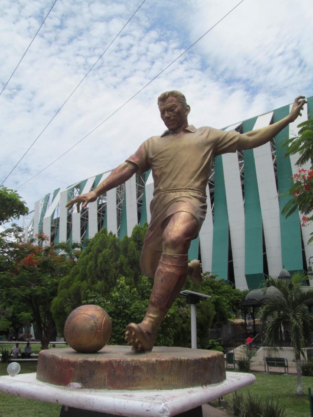  Agustín “Coruco” Díaz da nombre al galardón que se entregará en su memoria a jóvenes destacados del municipio, a propósito del Día Internacional de la Juventud.