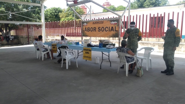 Efectúa personal militar labor social en la comunidad de Ahuehuetzingo