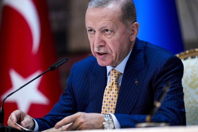 Erdogan acusa a Biden de complicidad en crímenes de guerra israelíes en Gaza