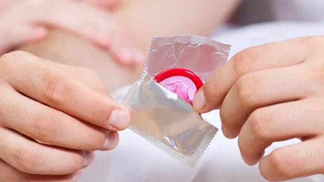 California declara ilegal quitarse el condón sin consentimiento.