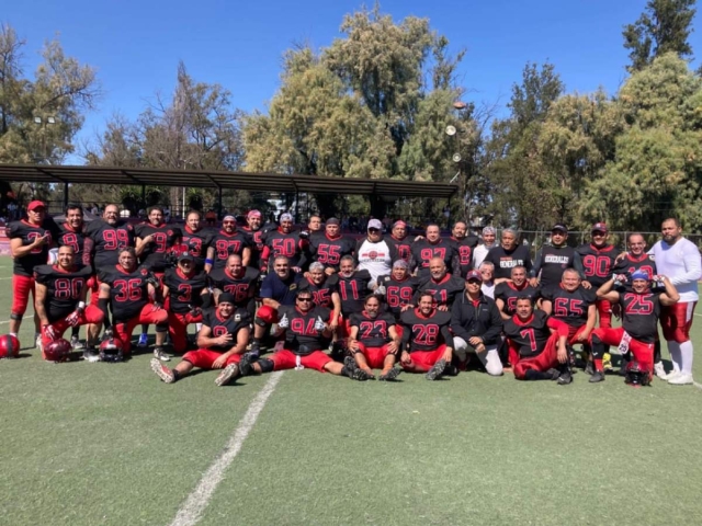 El equipo de futbol americano Generales de Morelos. 