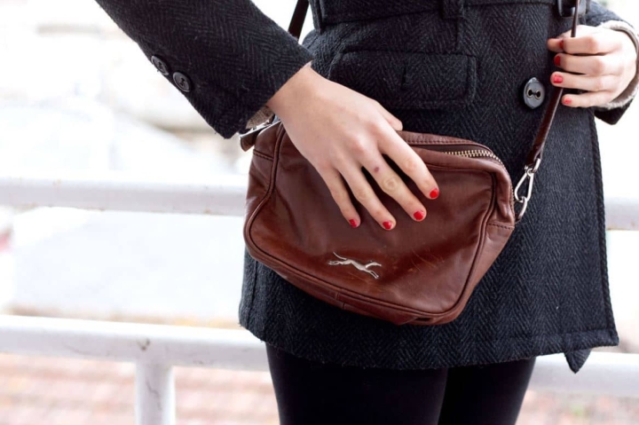 ¿Cómo saber si tu bolso es de piel auténtica o es reventa de marcas chinas?