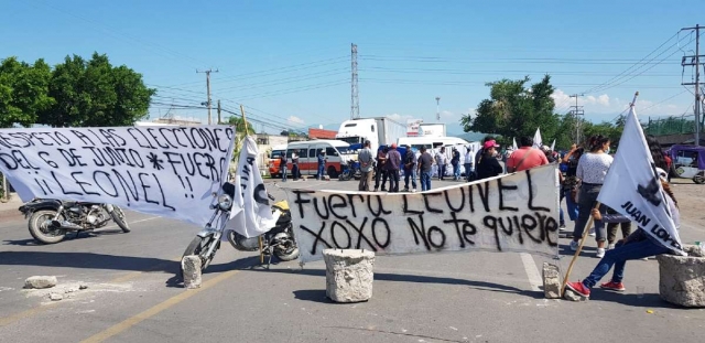 Los inconformes manifestaron rechazo al actual alcalde de Xoxocotla, Leonel Zeferino Díaz.