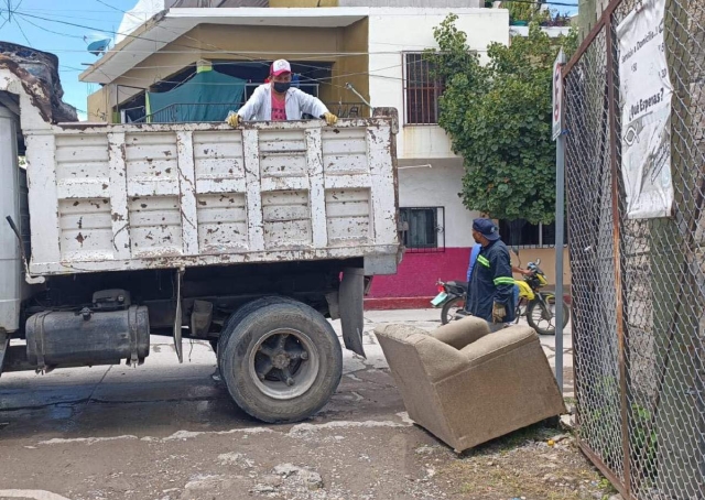 Esta semana disminuyeron los casos de dengue en relación con la semana anterior, pero las autoridades mantienen el llamado a la población a eliminar cacharros potenciales criaderos del mosquito transmisor.