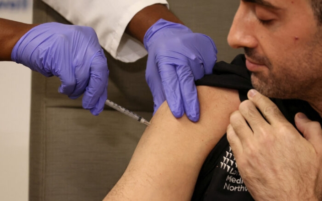 OMS recomienda a grupos de riesgo vacunarse contra Covid-19