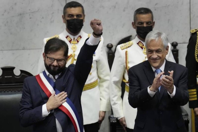 Gabriel Boric asume como el presidente más joven en la historia de Chile