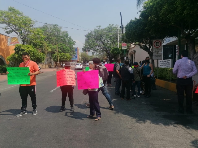 Protestan por falta de agua vecinos de Ampliación Lázaro Cárdenas del Río