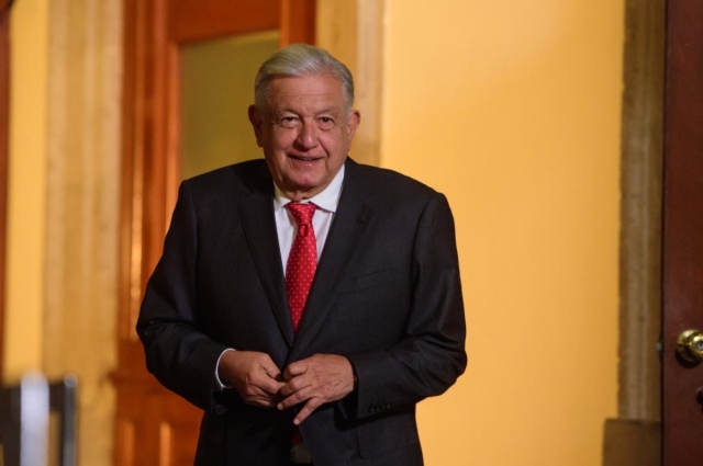 AMLO asegura que &#039;lunes negro&#039; de los mercados no afecta tanto a México