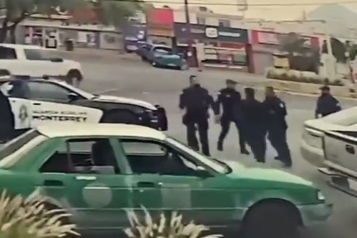 ¡Todos contra todos! Policías de Monterrey se enfrentan a… policías de Monterrey