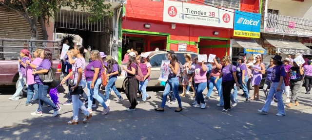 Con una marcha, este miércoles comenzaron las actividades conmemorativas del Día Internacional de la Mujer en Zacatepec, que concluirán el viernes.