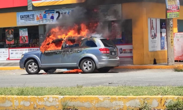 Jornada violenta en Villahermosa:  balaceras y tiendas incendiadas