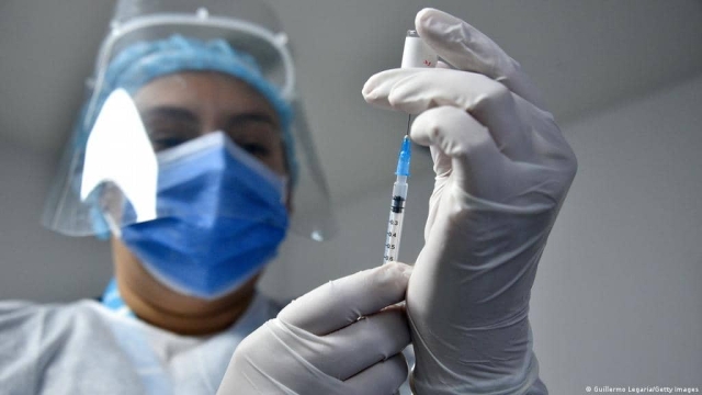 UE pide preparar cuarta dosis de vacuna COVID.