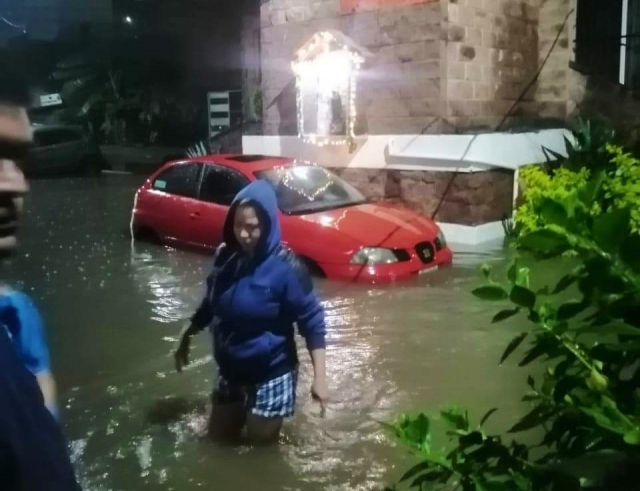 Atiende PC Jiutepec inundaciones en diferentes colonias, tras lluvia