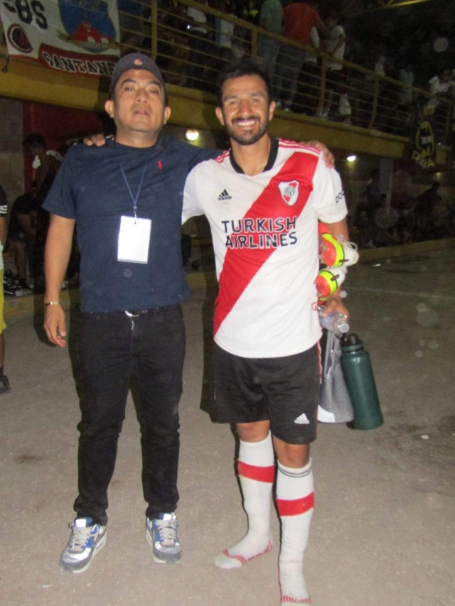 Jordan Santamaría, delegado de Tlayacapan SBS (izquierda), tiene plena confianza en su equipo previo a la final de la Copa Máster 2023.