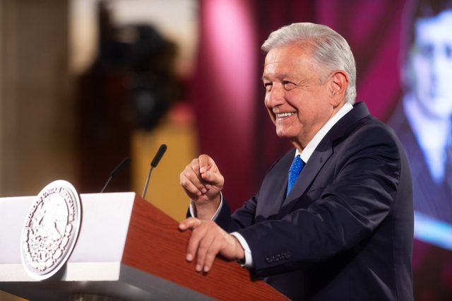 AMLO acusa manipulación en protesta contra sobrepresentación