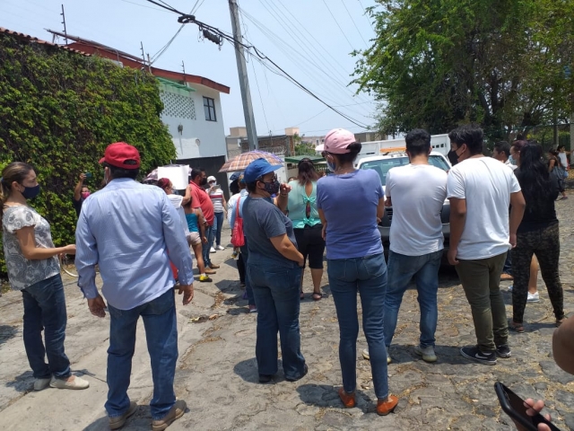 Vecinos de la colonia Ruiz Cortines bloquean Subida a Chalma por la falta de agua