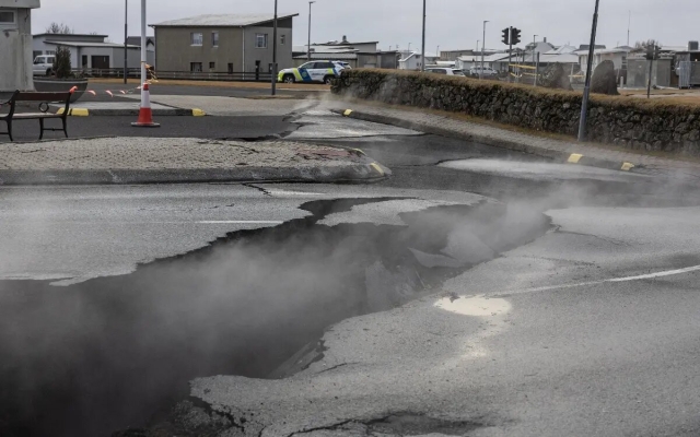 Islandia suspende estado de emergencia por sismicidad, aún alerta por erupción