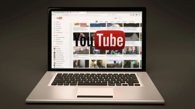 YouTube inicia con restricción a los canales de medios estatales rusos en todo el mundo