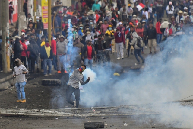 Arde Perú: el gobierno declara estado de emergencia en distintas regiones