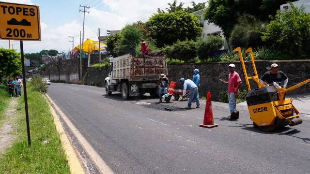 Atiende Ayuntamiento de Jiutepec bacheo en zonas afectadas por lluvias