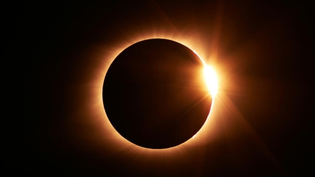 Eclipse solar en streaming: Dónde ver el fenómeno en vivo y online