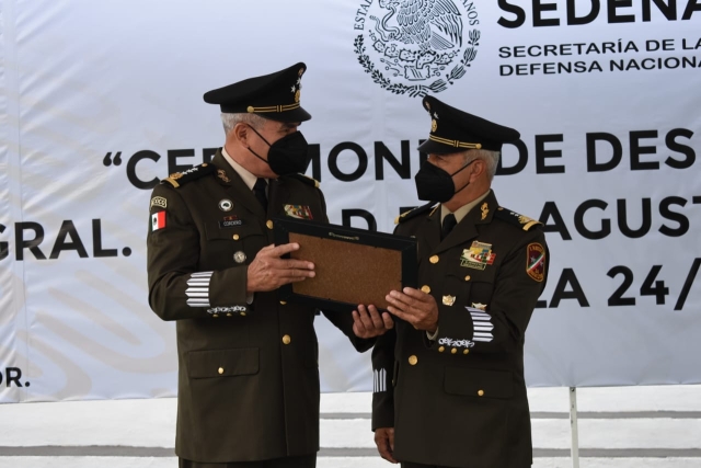 Ceremonia de despedida a Agustín Vallejo Silva; causa baja como comandante de la 24 ZM