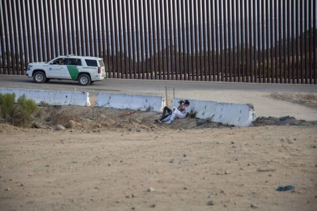 Aprueban construcción de más de 10 kms de muro fronterizo en Texas